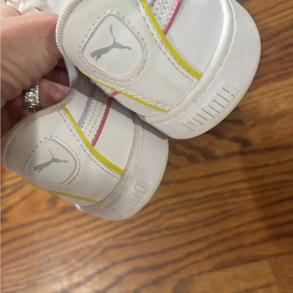 Women's Size 9 PUMA Vikky V2 White Summer Shoes Comfort Cushioned Soft Foam - Picture 3 of 6